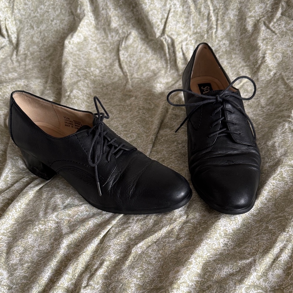 Solos Classic Black Leather Heeled Women's Shoes